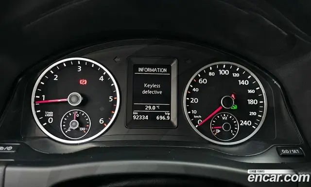 Volkswagen Tiguan 2013 2.0 автомат (гидро), миниатюра 8