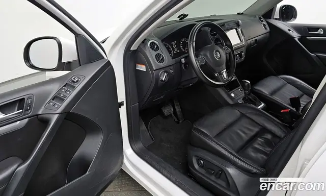 Volkswagen Tiguan 2013 2.0 автомат (гидро), миниатюра 10