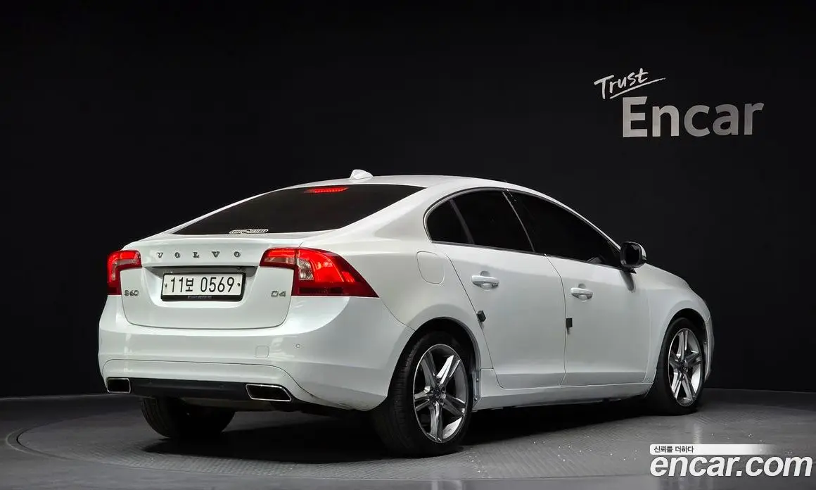 Volvo S60 2015 2.0 автомат (гидро), фото 2 Volvo S60 2015 2.0 автомат (гидро), фото 2