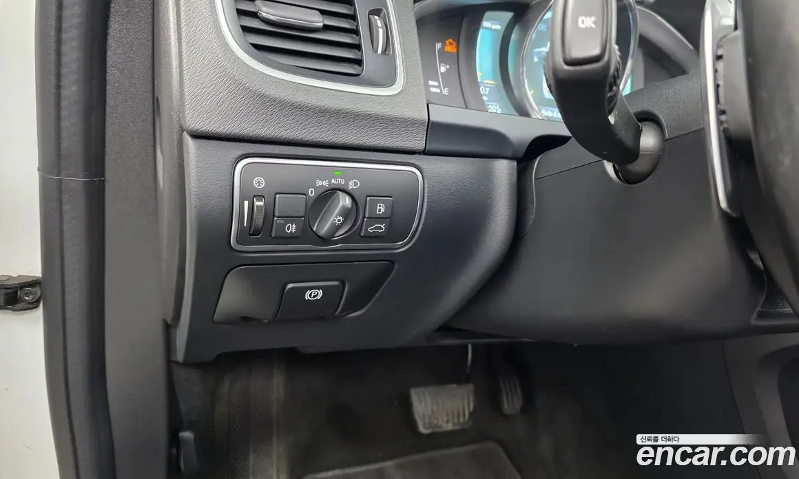 Volvo S60 2015 2.0 автомат (гидро), фото 16 Volvo S60 2015 2.0 автомат (гидро), фото 16