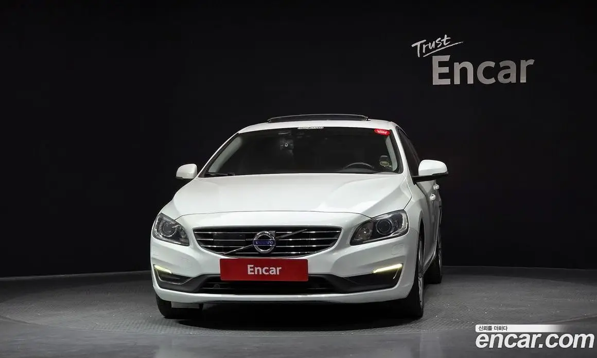 Volvo S60 2015 2.0 автомат (гидро), фото 3 Volvo S60 2015 2.0 автомат (гидро), фото 3