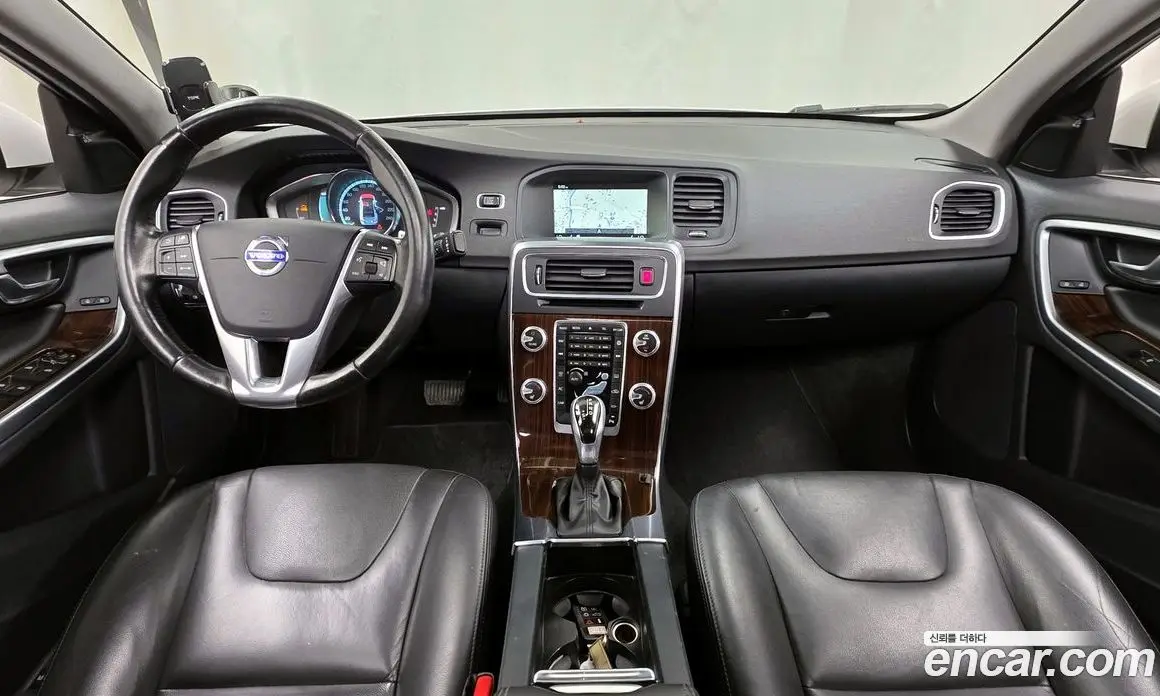 Volvo S60 2015 2.0 автомат (гидро), фото 7 Volvo S60 2015 2.0 автомат (гидро), фото 7