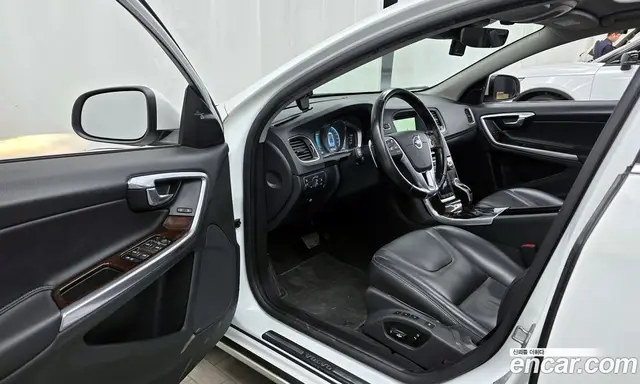 Volvo S60 2015 2.0 автомат (гидро), миниатюра 10 Volvo S60 2015 2.0 автомат (гидро), миниатюра 10
