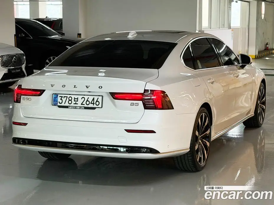 Volvo S90 2025 2.0 автомат (гидро), фото 2 Volvo S90 2025 2.0 автомат (гидро), фото 2