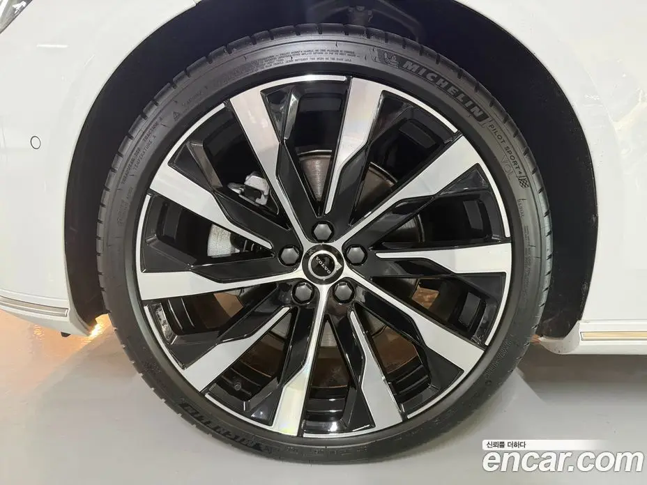 Volvo S90 2025 2.0 автомат (гидро), фото 5 Volvo S90 2025 2.0 автомат (гидро), фото 5