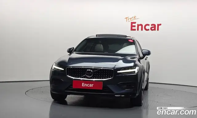 Volvo V60 2020 2.0 автомат (гидро), миниатюра 3