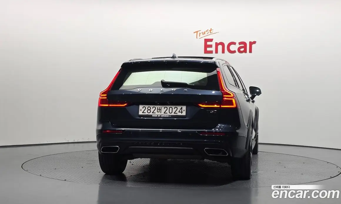 Volvo V60 2020 2.0 автомат (гидро), фото 4