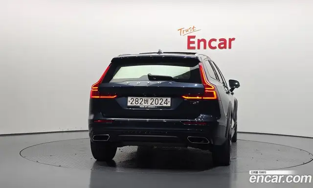 Volvo V60 2020 2.0 автомат (гидро), миниатюра 4