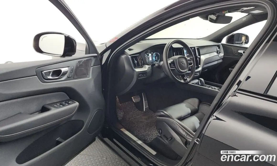 Volvo XC60 2020 2.0 автомат (гидро), фото 13
