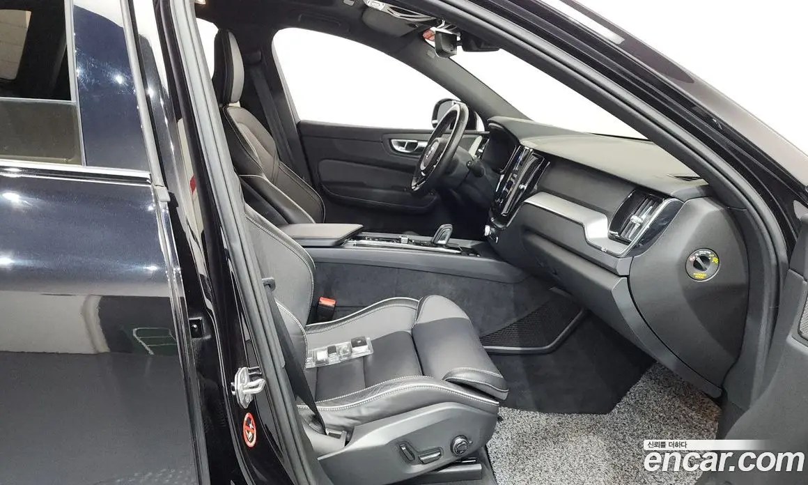 Volvo XC60 2020 2.0 автомат (гидро), фото 16