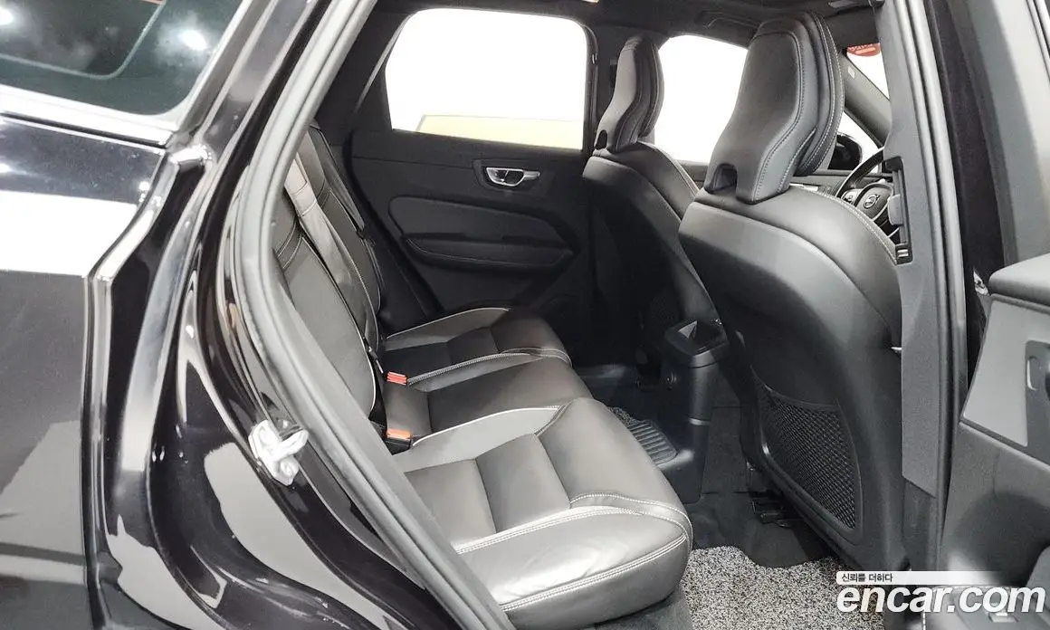 Volvo XC60 2020 2.0 автомат (гидро), фото 17