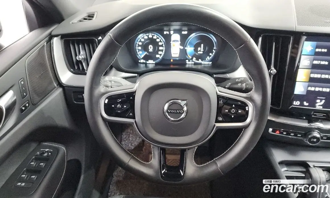 Volvo XC60 2020 2.0 автомат (гидро), фото 21