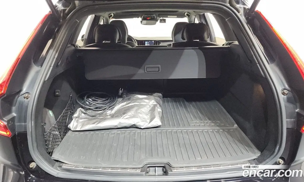 Volvo XC60 2020 2.0 автомат (гидро), фото 27