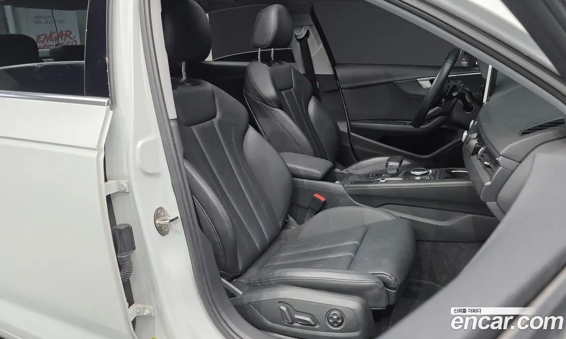 Audi A4 2018 2.0 автомат (гидро), фото 12
