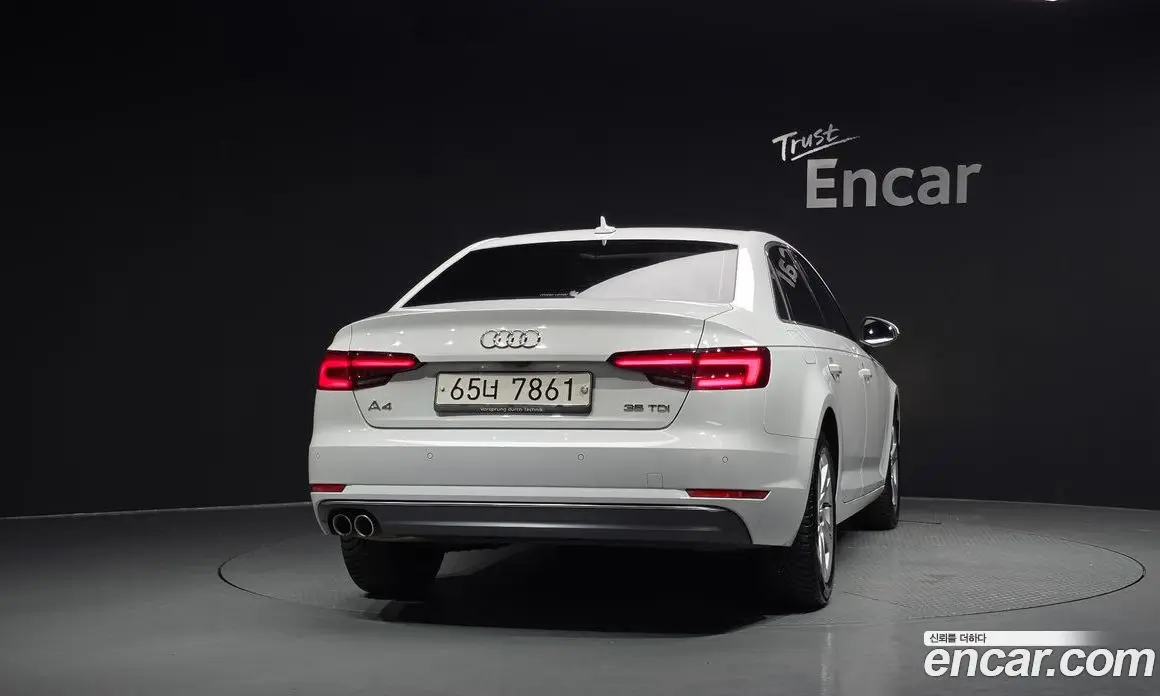 Audi A4 2018 2.0 автомат (гидро), фото 4