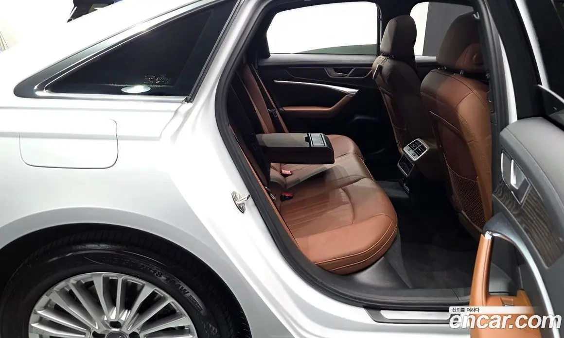 Audi A6 2020 2.0 автомат (гидро), фото 12