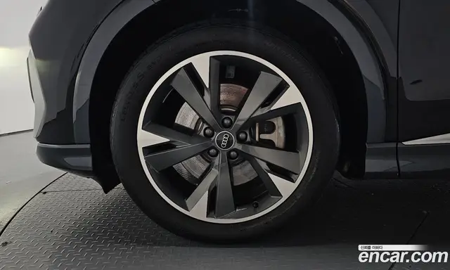 Audi Q4 e-tron 2023 0.2 автомат (гидро), миниатюра 4