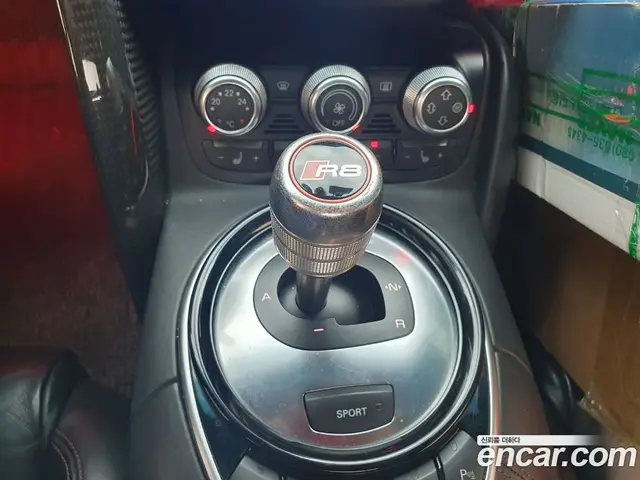 Audi R8 2013 5.2 автомат (гидро), миниатюра 10