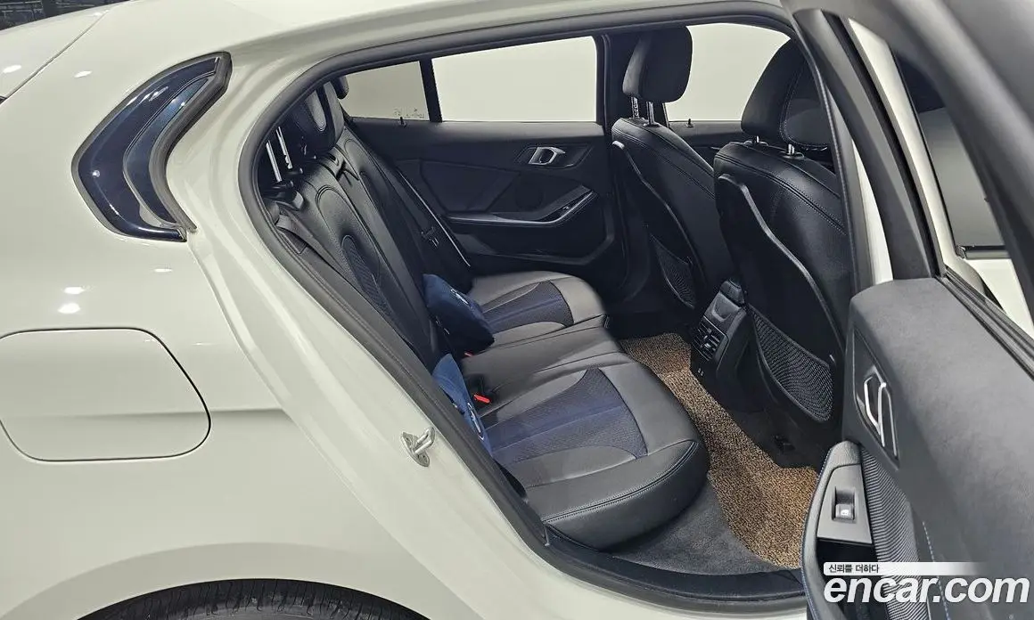 BMW 1 серия 2023 2.0 автомат (гидро), фото 18 BMW 1 серия 2023 2.0 автомат (гидро), фото 18