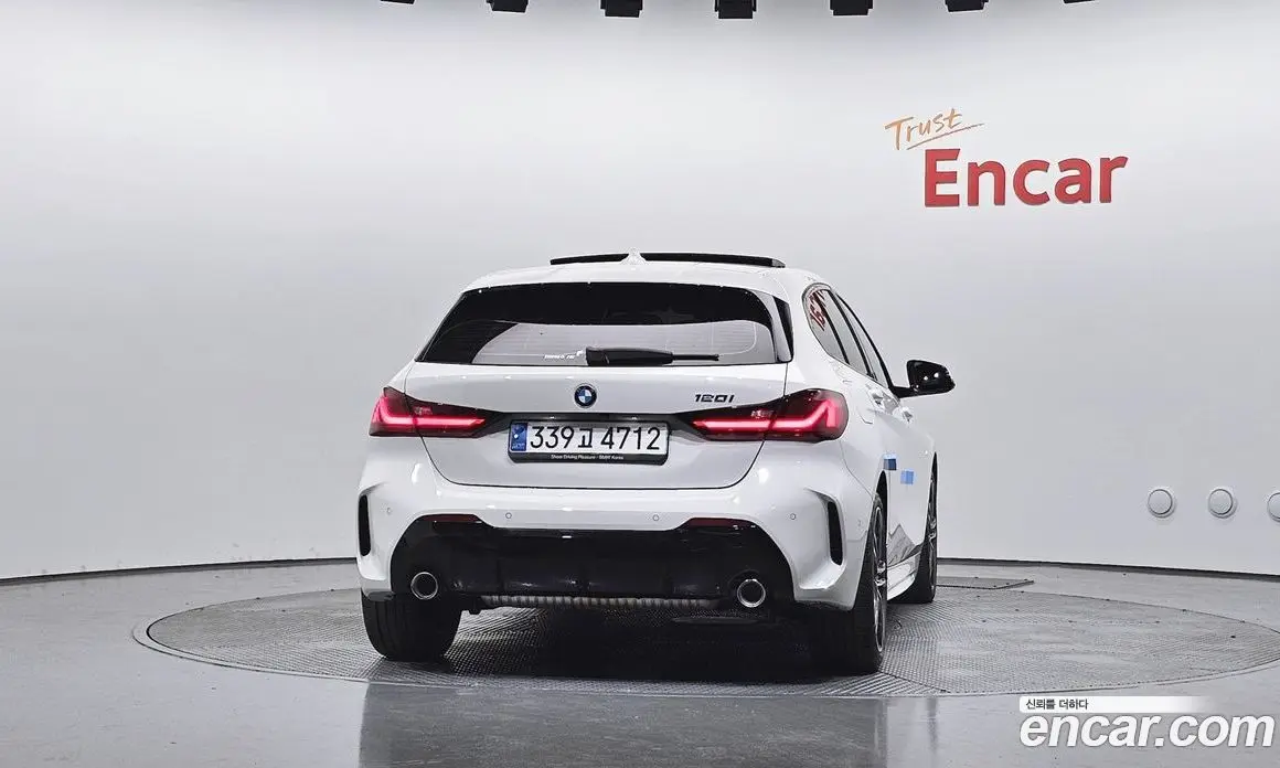 BMW 1 серия 2023 2.0 автомат (гидро), фото 4 BMW 1 серия 2023 2.0 автомат (гидро), фото 4