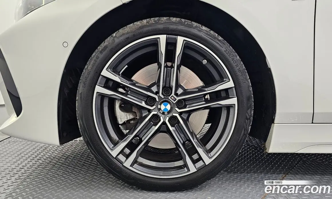 BMW 1 серия 2023 2.0 автомат (гидро), фото 5 BMW 1 серия 2023 2.0 автомат (гидро), фото 5