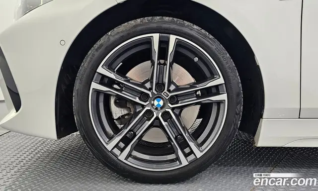 BMW 1 серия 2023 2.0 автомат (гидро), миниатюра 5 BMW 1 серия 2023 2.0 автомат (гидро), миниатюра 5