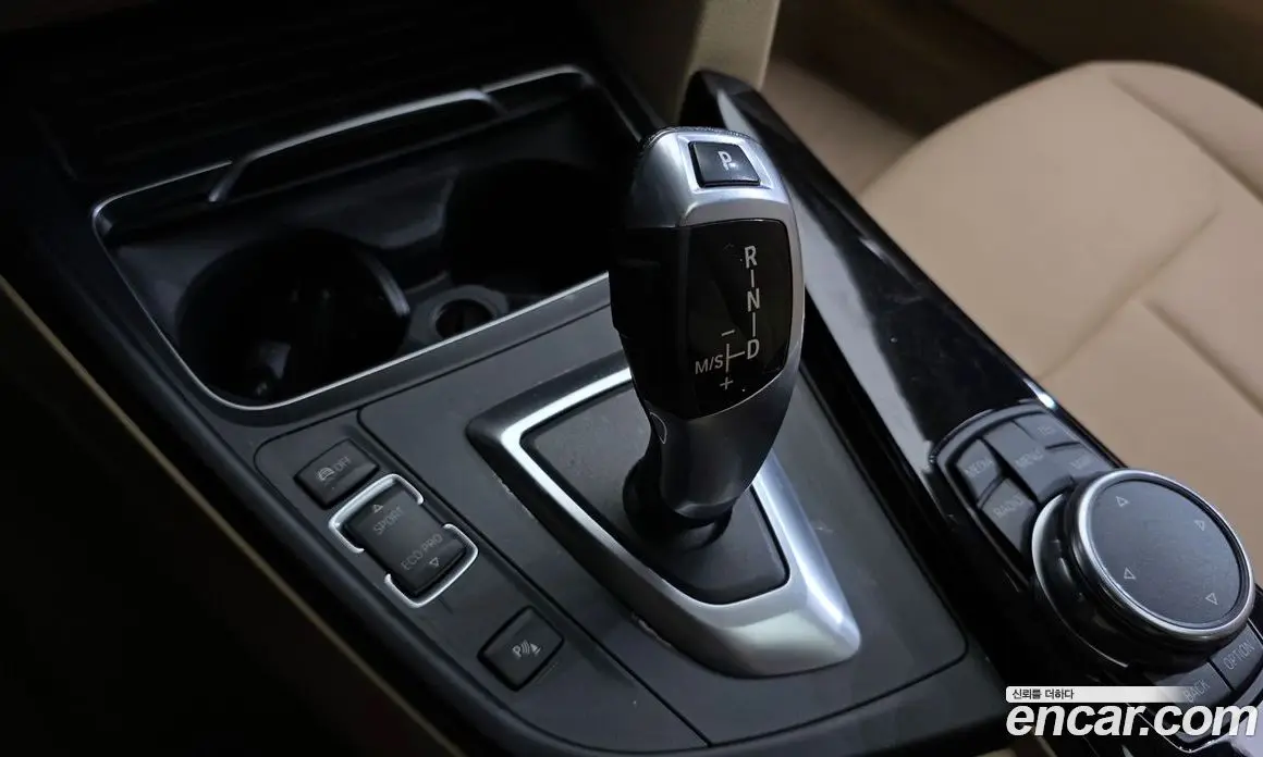 BMW 3 серия 2016 2.0 автомат (гидро), фото 9