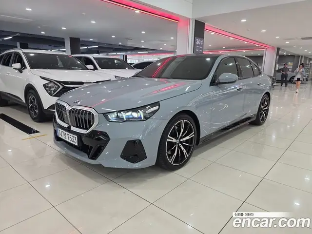 BMW 5 серия, 2025, 5 225 км