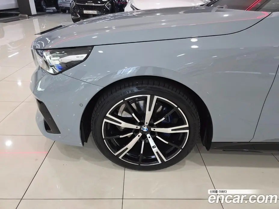 BMW 5 серия 2025 2.0 автомат (гидро), фото 5