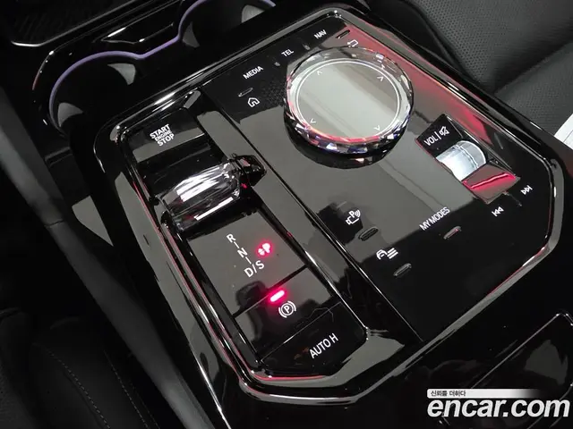 BMW 5 серия 2025 2.0 автомат (гидро), миниатюра 9