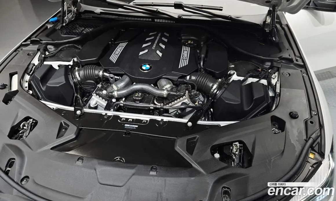 BMW 8 серия 2024 4.4 автомат (гидро), фото 6