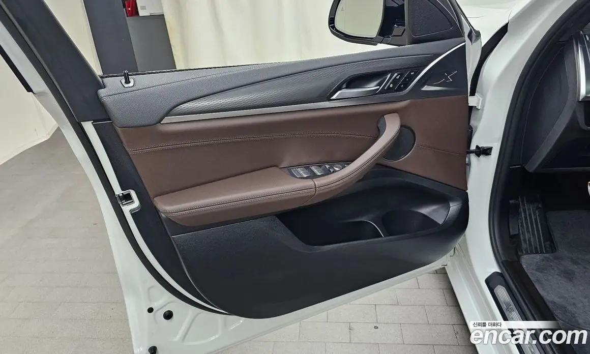 BMW X4 2024 2.0 автомат (гидро), фото 14