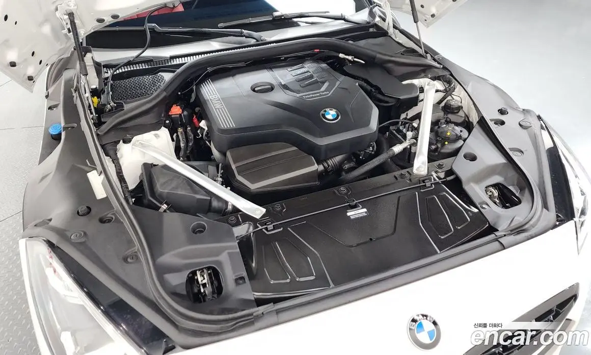 BMW Z4 2024 2.0 автомат (гидро), фото 6