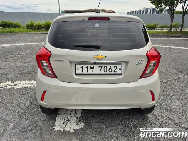 Chevrolet Spark 2015 1.0 автомат (гидро), миниатюра 4