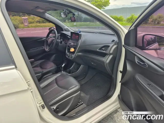 Chevrolet Spark 2015 1.0 автомат (гидро), миниатюра 8