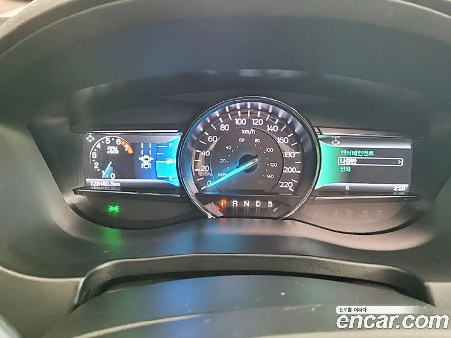 Ford Explorer 2019 2.3 автомат (гидро), фото 8