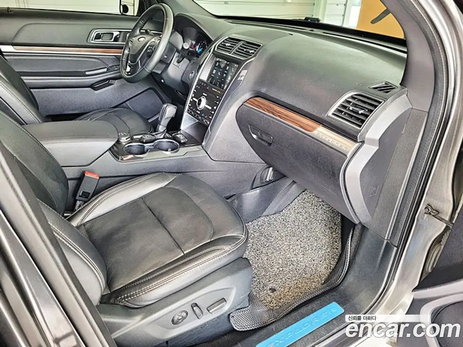 Ford Explorer 2019 2.3 автомат (гидро), фото 10