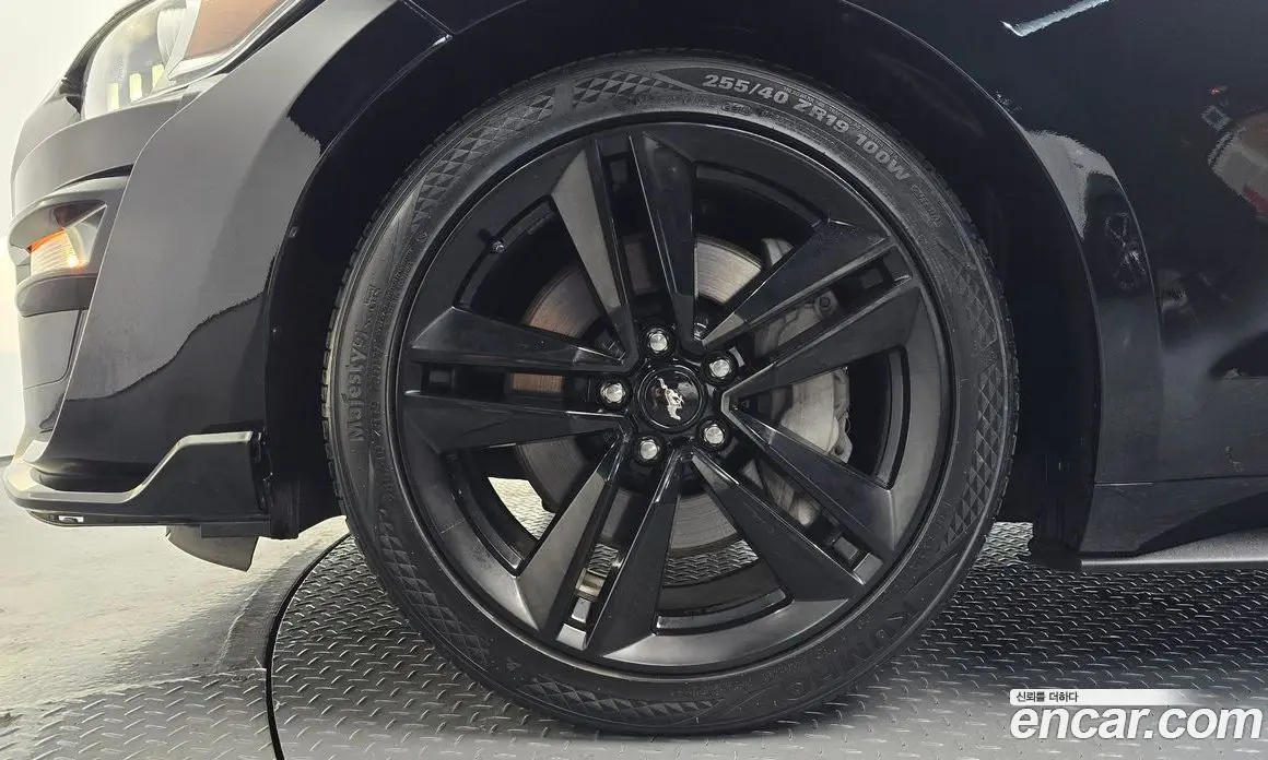 Ford Mustang 2017 2.3 автомат (гидро), фото 5 Ford Mustang 2017 2.3 автомат (гидро), фото 5