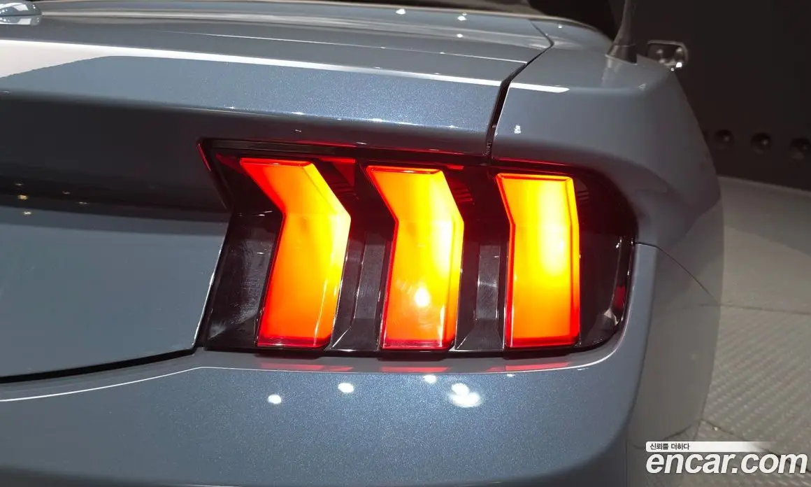 Ford Mustang 2024 2.3 автомат (гидро), фото 9