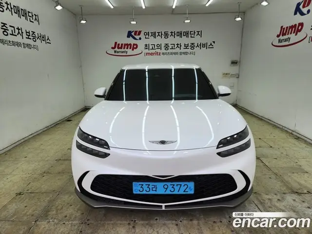 Genesis GV60 2023 0.1 автомат (гидро), миниатюра 2