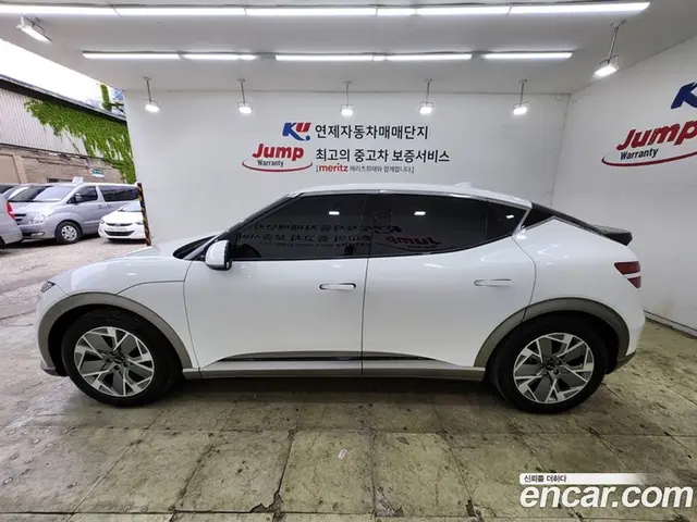 Genesis GV60 2023 0.1 автомат (гидро), миниатюра 3