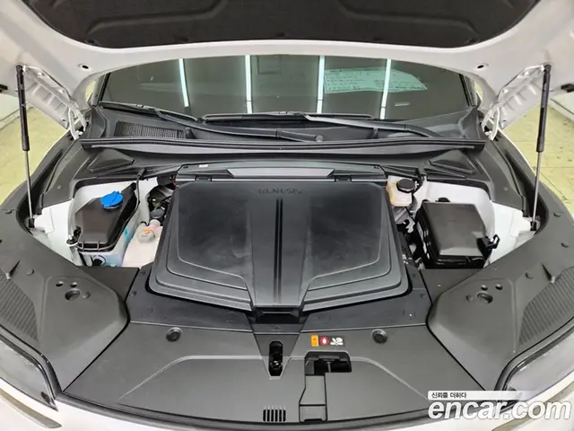 Genesis GV60 2023 0.1 автомат (гидро), миниатюра 10