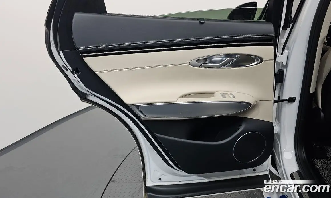 Genesis GV70 2021 2.5 автомат (гидро), фото 15