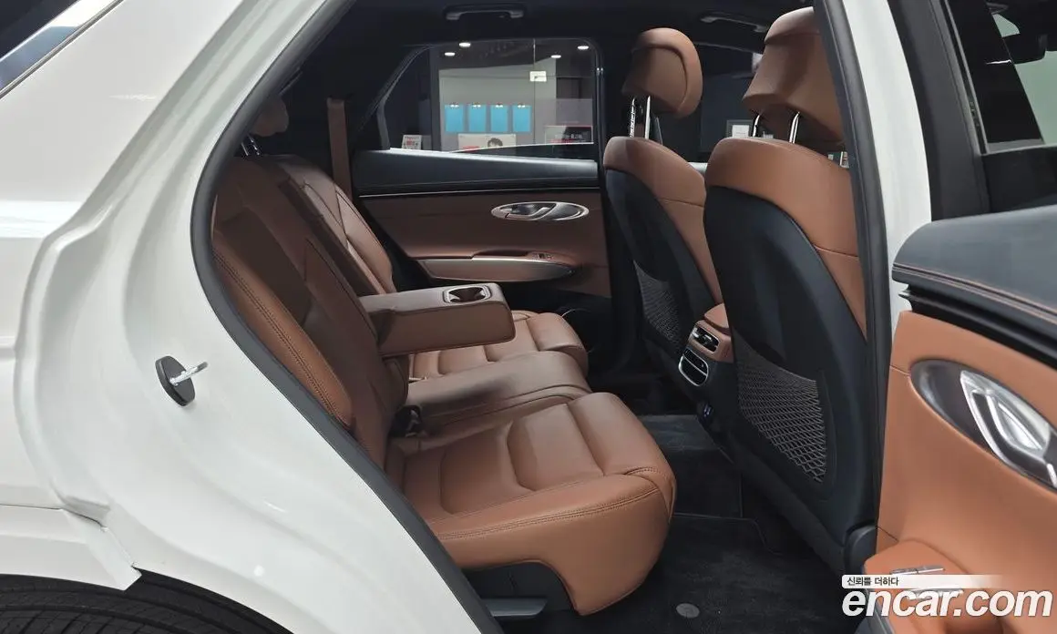 Genesis GV70 2023 2.5 автомат (гидро), фото 17
