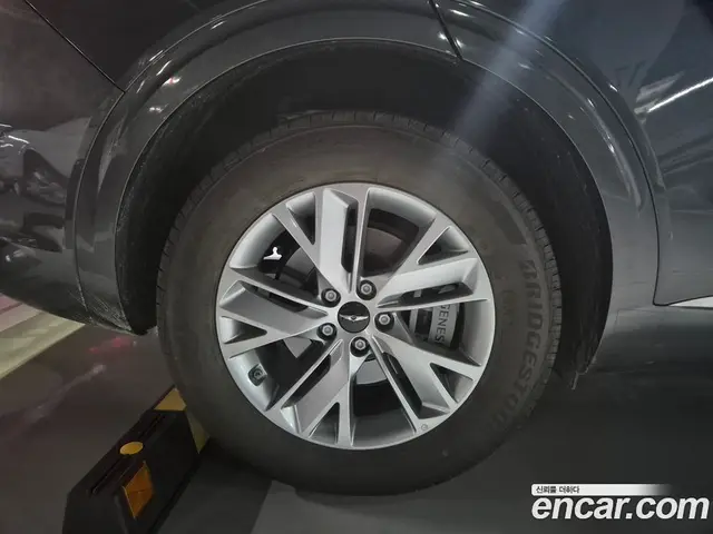Genesis GV70 2025 2.5 автомат (гидро), миниатюра 5