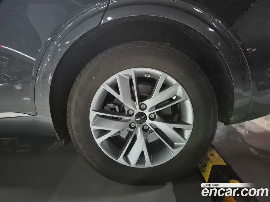 Genesis GV70 2025 2.5 автомат (гидро), фото 6