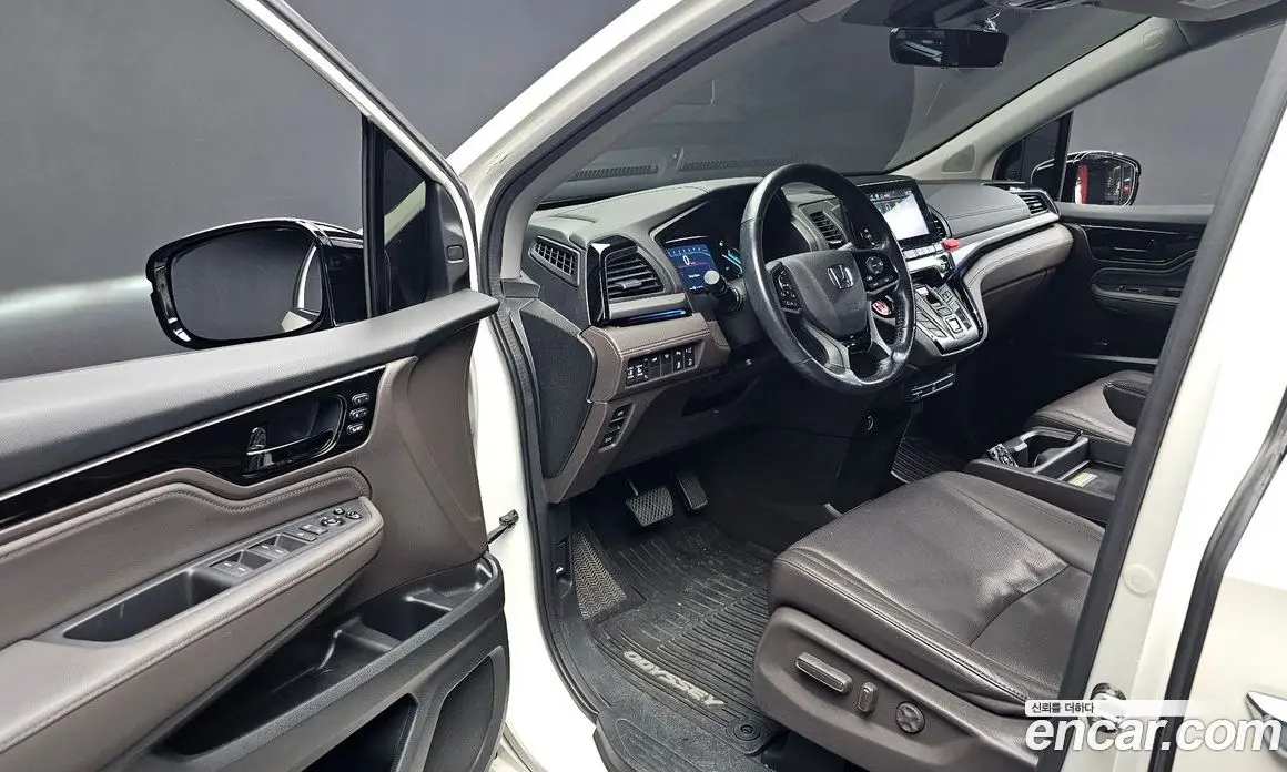 Honda Odyssey 2018 3.5 автомат (гидро), фото 13 Honda Odyssey 2018 3.5 автомат (гидро), фото 13