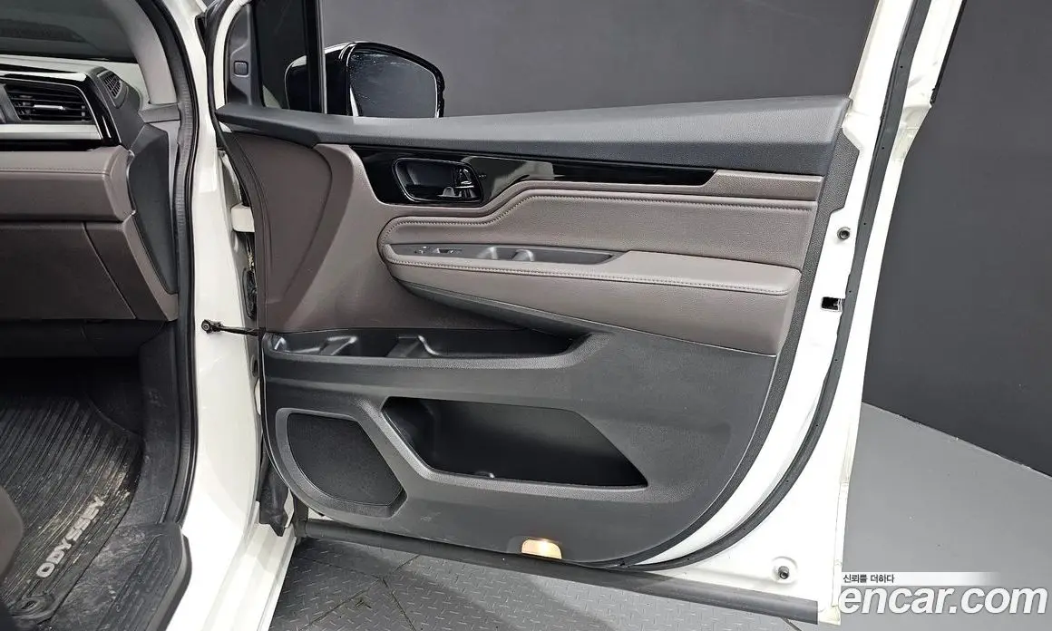 Honda Odyssey 2018 3.5 автомат (гидро), фото 14 Honda Odyssey 2018 3.5 автомат (гидро), фото 14