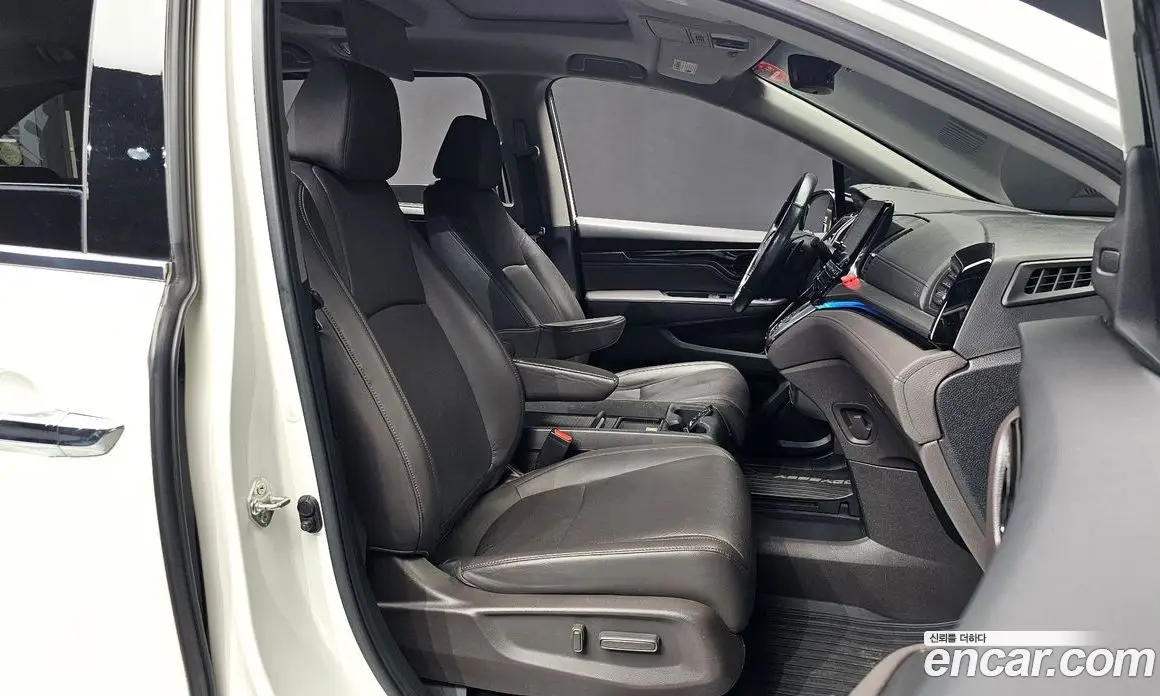 Honda Odyssey 2018 3.5 автомат (гидро), фото 16 Honda Odyssey 2018 3.5 автомат (гидро), фото 16