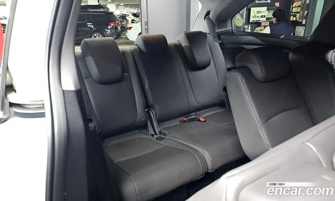 Honda Odyssey 2018 3.5 автомат (гидро), фото 18 Honda Odyssey 2018 3.5 автомат (гидро), фото 18